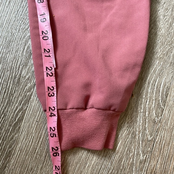 Figs Women’s Mauve Zamora size small Jogger Scrub Pants - Picture 6 of 9